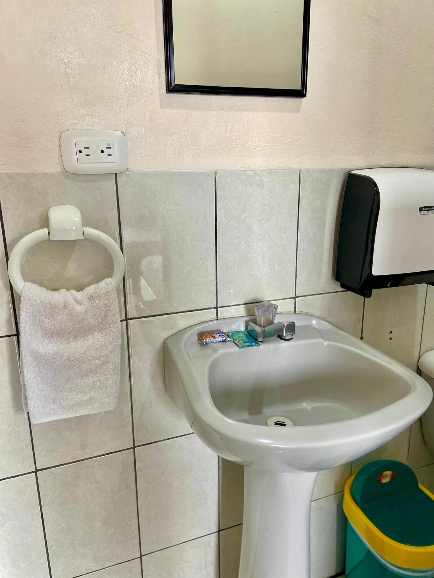 Hotel Costa Del Sol Puerto Limon Ngoại thất bức ảnh